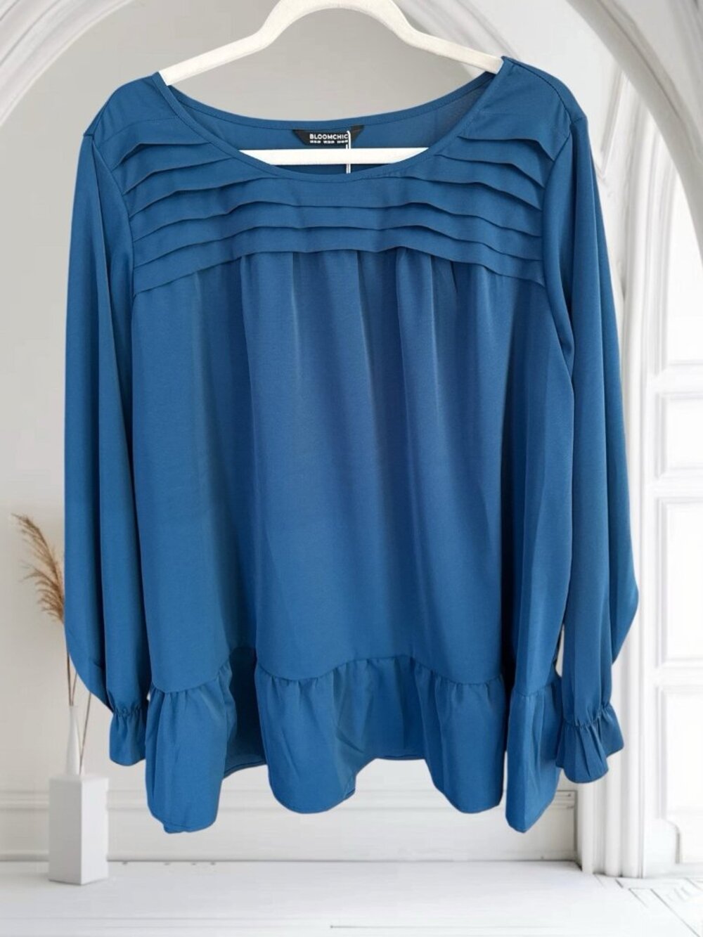 BloomChic Teal Long Sleeve Ruffle Sleeve/Hemline Blouse-Size 22/24-NWT